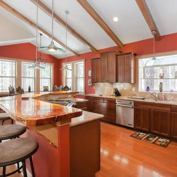 Luxury Home Near Lake, Heavenly, Casinos, hotel in South Lake Tahoe