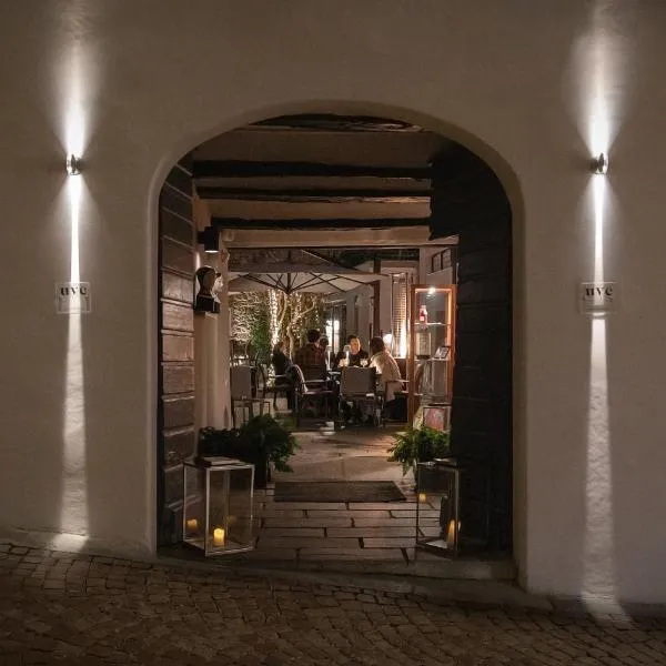 Uve Rooms & Wine Bar, hotel v destinaci La Morra
