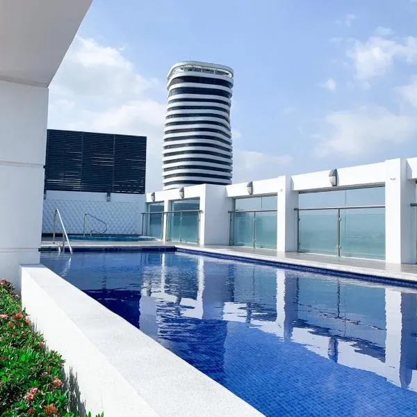 Departamento con Piscina, Jacuzzi y GYM, hotel in Guayaquil