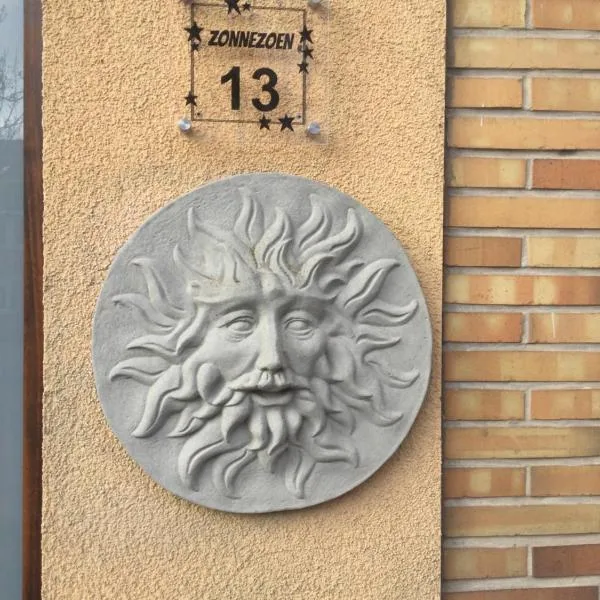 Zonnezoen, Hotel in De Panne