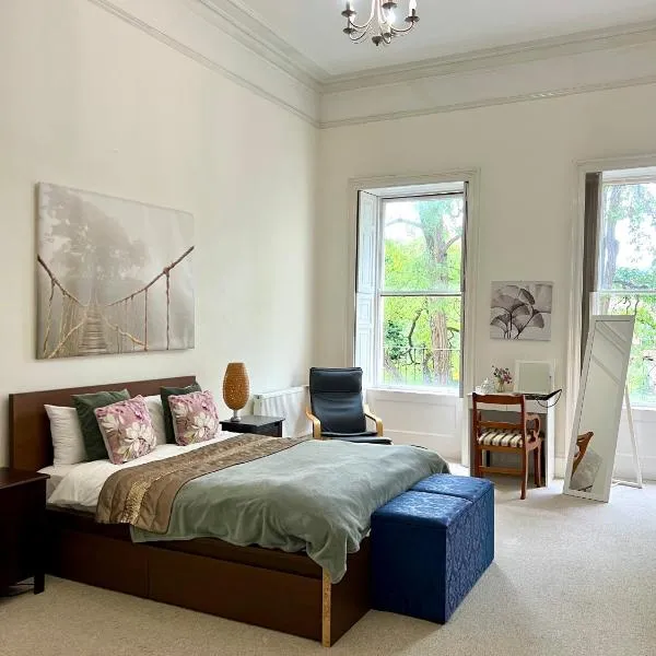 Grosvenor Apartments in Bath - Great for Families, Groups, Couples, 80 sq m, Parking, hôtel à Bath