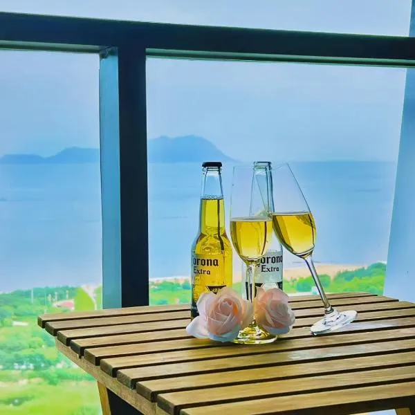 Whale x Sea View Hotel Apartment, hotel v destinaci Huangdao