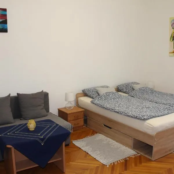Fecske Apartman, hotel in Szolnok