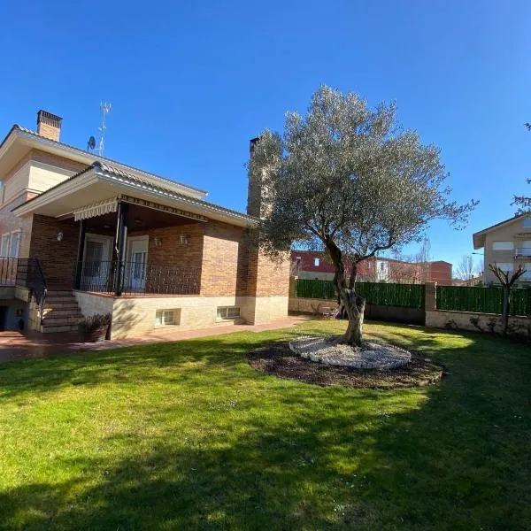 Las Adelfas, hotel in Haro