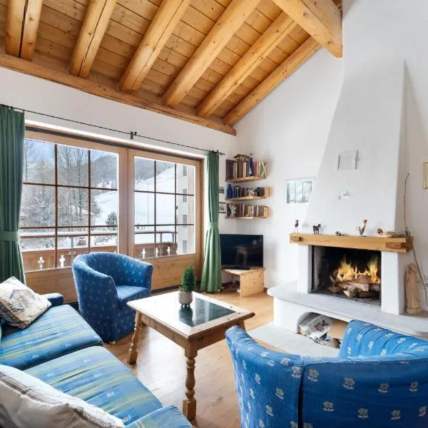 Luxury Chalet St Moritz with View - 4 Bedrooms, hotel in Madulain