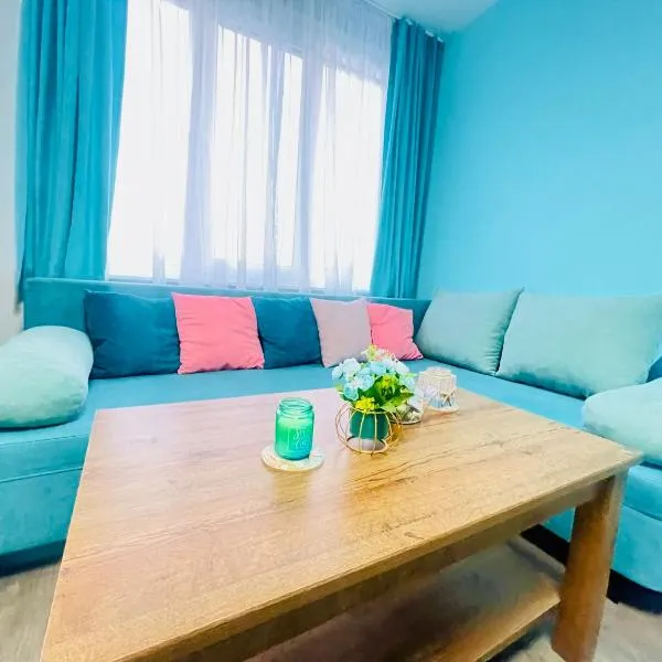 By The Sea - central with free parking, hotel in Varna City