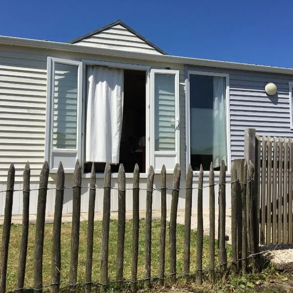 NORDSEE GLAMPING MobilheimChaletStacaravan 2329, ξενοδοχείο σε Bredene