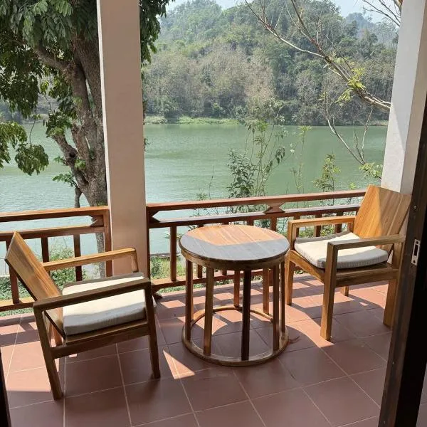 Nam Ou View Villa Corner, hotel v destinaci Nongkhiaw