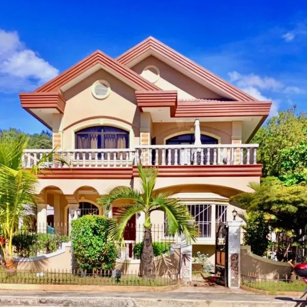 Entire House at Club Morocco Beach Club Subic,位于苏比克的酒店