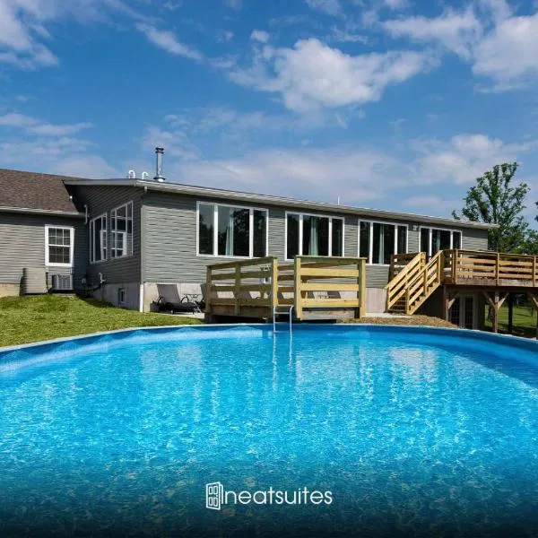 80 Acres, Pool, Game room with Ping Pong & Billiards!, hotel v destinaci Williamstown