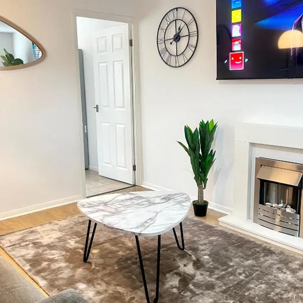 City Centre House - Pet Friendly - Free Parking - 2 Bedroom - Large Garden, hotel in Cardiff