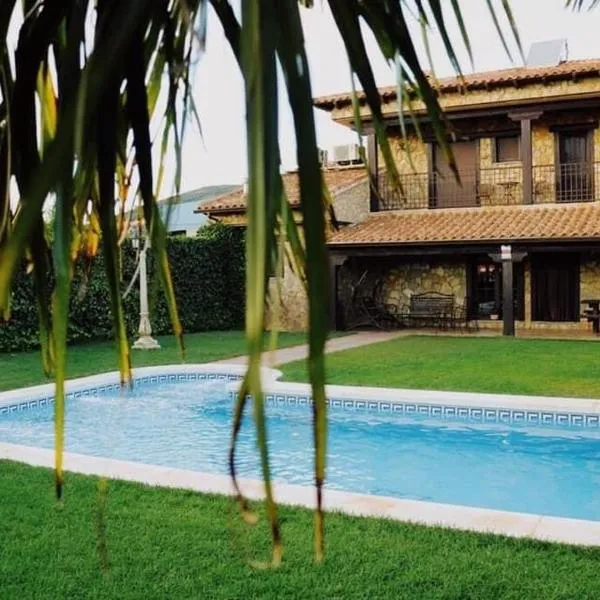 Los Cortijos에 위치한 호텔 La Toscana