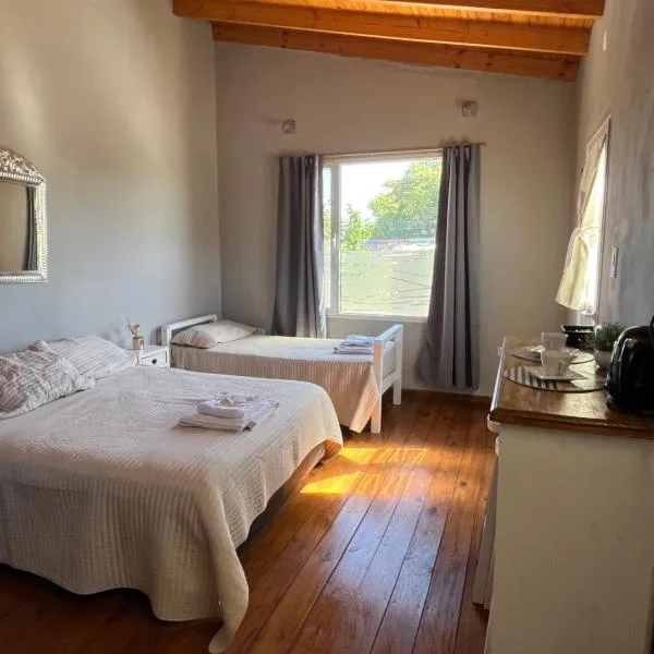 Hospedaje Catriel Habitación Privada con Check-in Autónomo, khách sạn ở Catriel