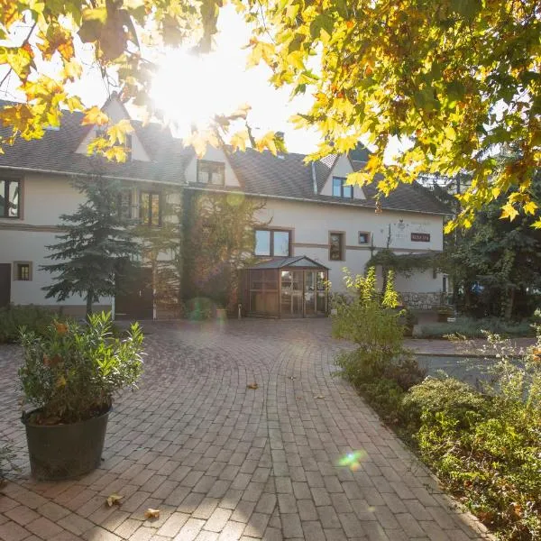 Révész Hotel, Restaurant and Rosa Spa, hotel v Győru