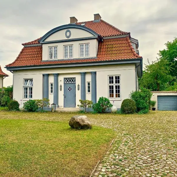 Haus Hohenberg Bootsanleger、プレーンのホテル
