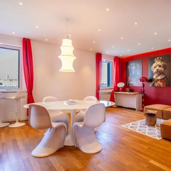 3 Windows on St Mark - Waterfront Apartment, hotel i Venedig