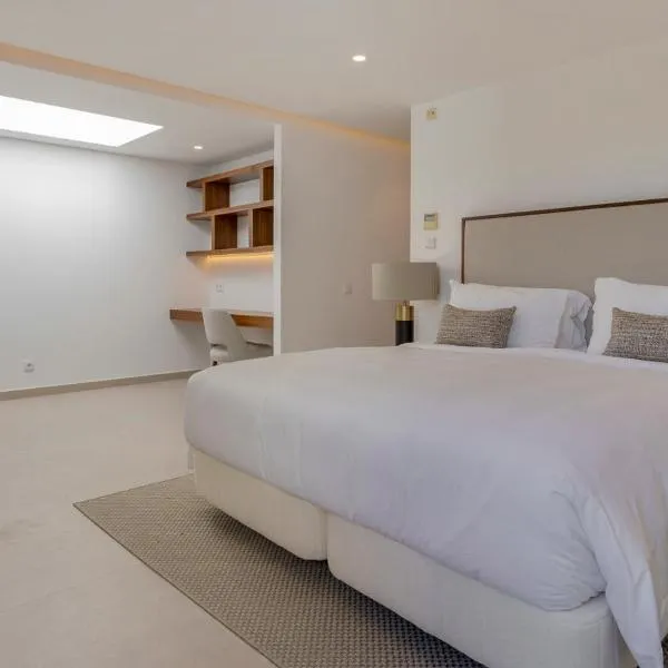 Pine Cliffs Village, Hotel in Albufeira