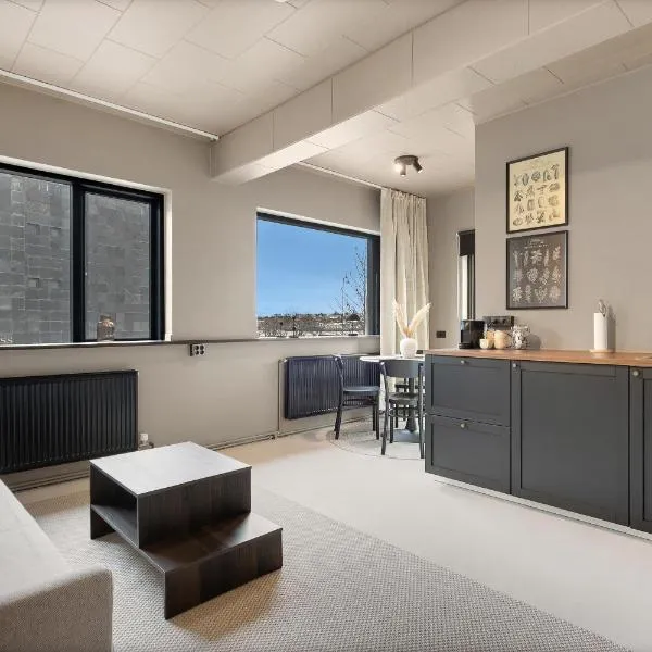Apartment by the sea in the heart of Hafnarfjörður, hotel v destinaci Hafnarfjördur