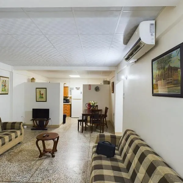 2 Bedroom Apartment close to POS, hotel a Port-of-Spain