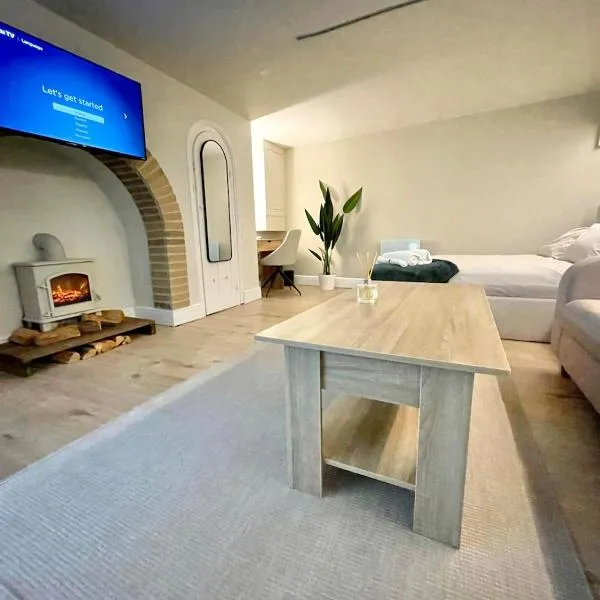 A2 HighTown Apartment, Steps from Luton Train Station, ξενοδοχείο στο Λούτον