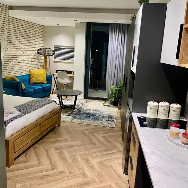 On Park Century City Cozy Apartment, hotel in Cape Town