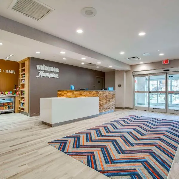 Hampton Inn & Suites By Hilton Louisville East Oxmoor, hotel in Louisville