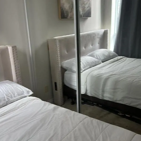 Private Cozy Room, Hotel in Mississauga