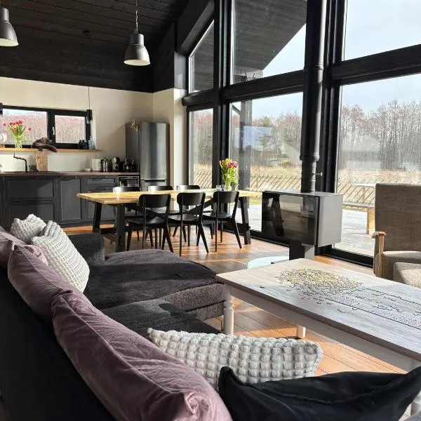 Black House Spithami, ξενοδοχείο σε Spithami