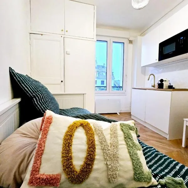 Studio Cœur de Deauville à 10 minutes à pied de la plage, hotel in Deauville