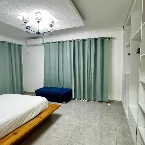 CBD sanctuary-self catering, hotel i Gaborone