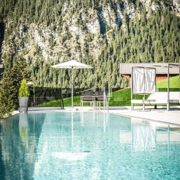 Berghotel Almrausch, hotel din Berwang