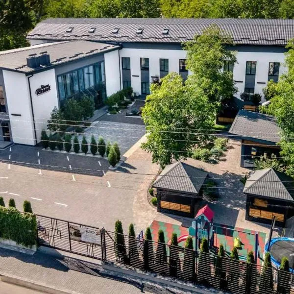 Stone Resort, hotel di Kostopilʼ