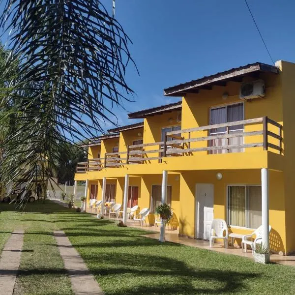 Bungalows IVARAB, hôtel à Colón