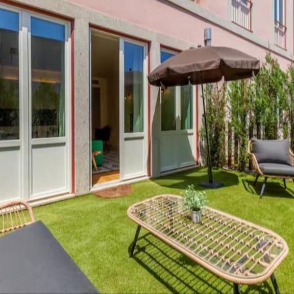 Pink Lux Apartments, Порту