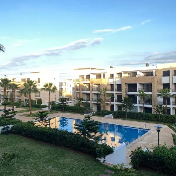 Beautiful Prestigia apartment near the beach "Plage Des Nations" Sale Rabat, hotel in Sidi Bouqnadel
