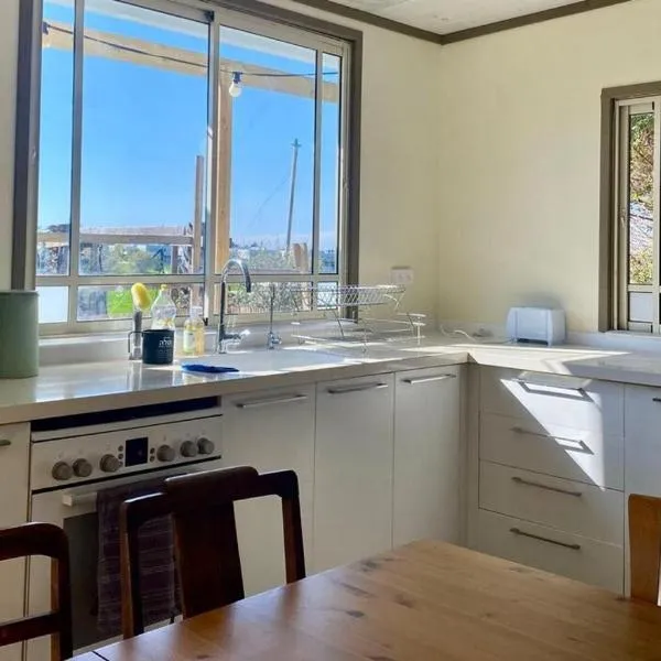 Tzimmer B'Kfar הצימר בכפר, Hotel in Kefar Pines