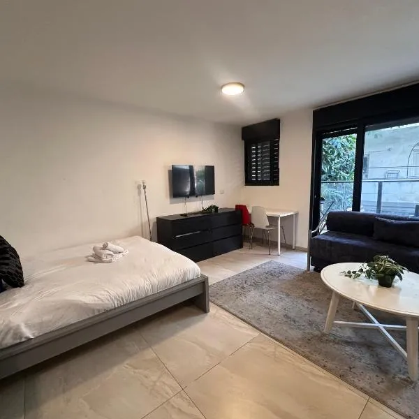 Urban Central Florentine Apartment, hotel i Tel Aviv