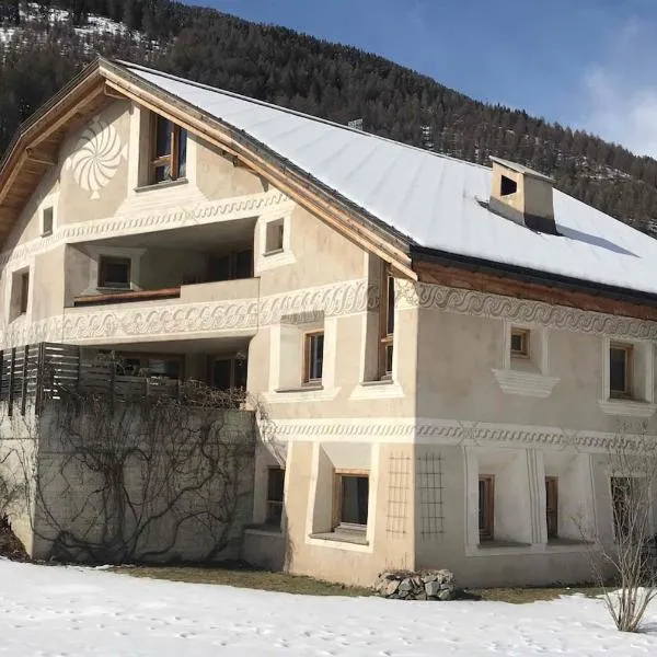 Apartment for 1-4 people Chasa Plazzöl, hotel in Müstair
