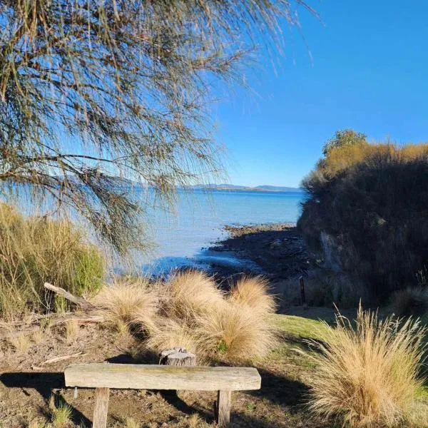 Flotsam Seaside Studio Dunalley, hotel v destinaci Dunalley