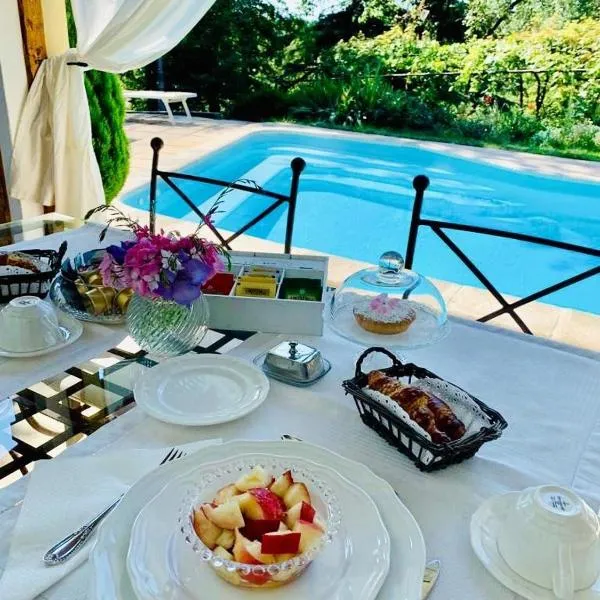 Relais Torre Dei Torti - Luxury Bed and Breakfast, ξενοδοχείο σε Cava Manara