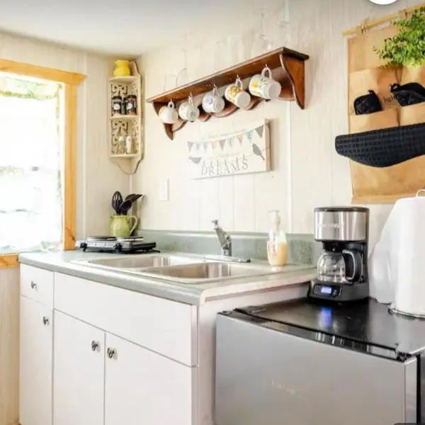 Tiny House surrounded by Florida farm beauty, hotel in Arcadia