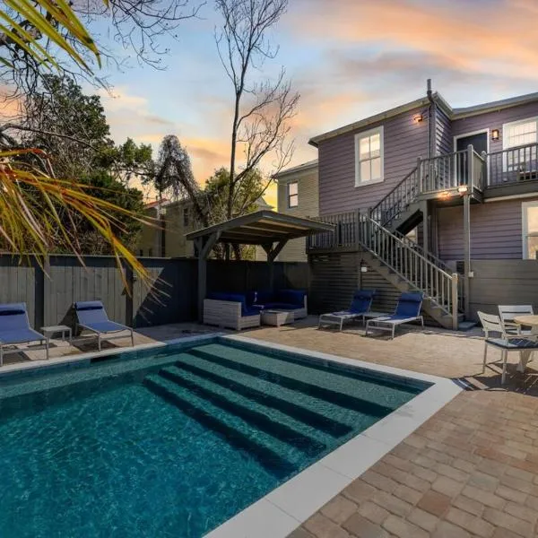 Private HEATED Pool Oasis 4 Bedroom Suite, hotel in Charleston