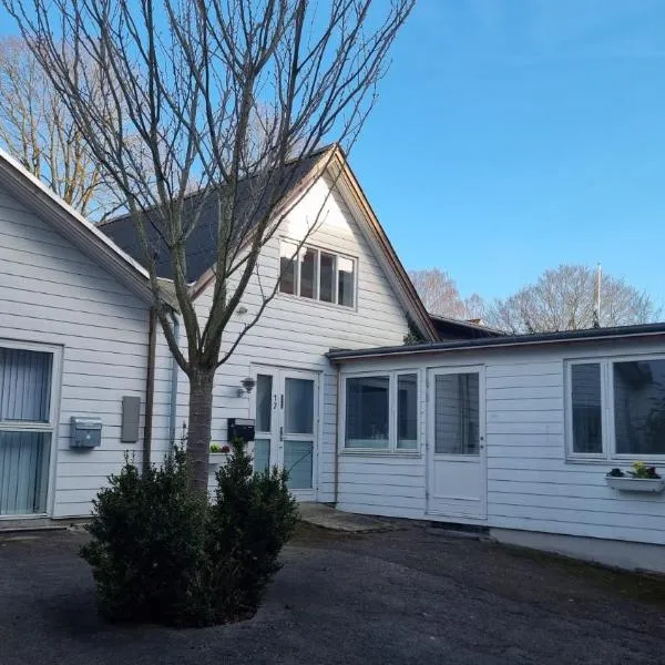 A charming apartment in the heart of Roskilde, khách sạn ở Roskilde