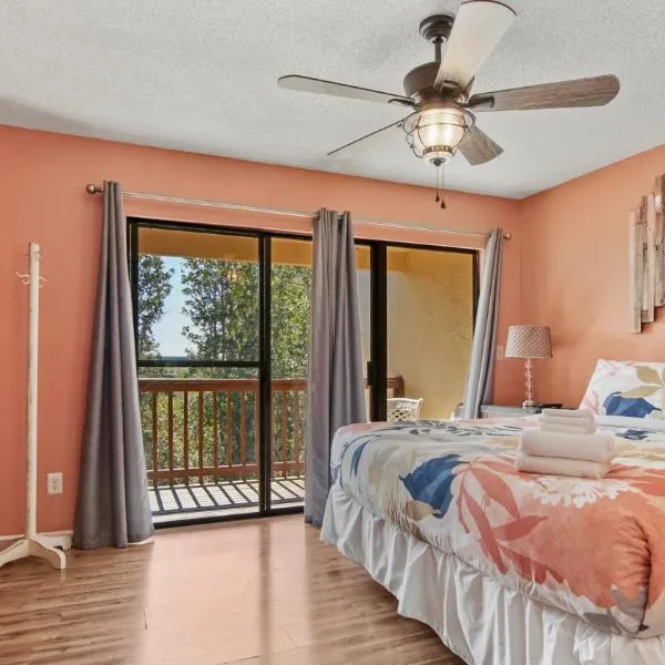 5 minutes walk to beach, Family Friendly condo with shared pool, tennis court, hotel in Panama City Beach