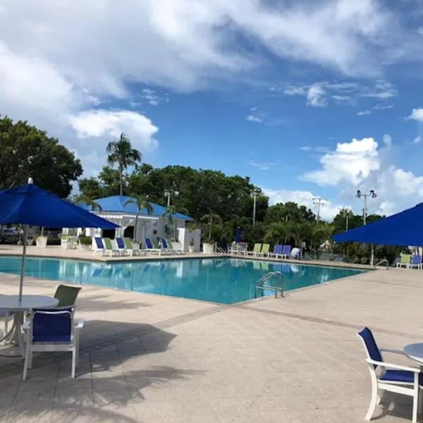 Ocean Pointe Resorts - Serenity 2308, hotel in Tavernier