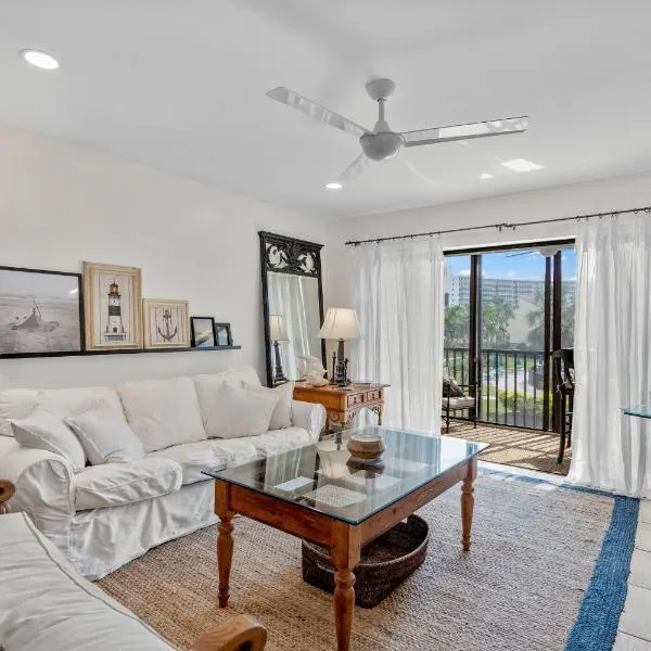 Modern beachfront condo, hotel Sarasotában