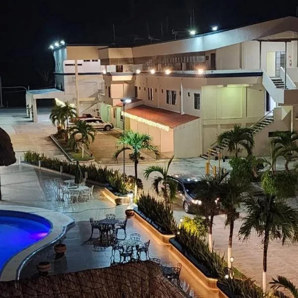 Hotel Luna Caribe، فندق في تْشيتومال