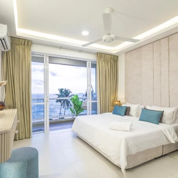 Luxury Beachfront Stay - Sheki Sands, ξενοδοχείο σε Wattala