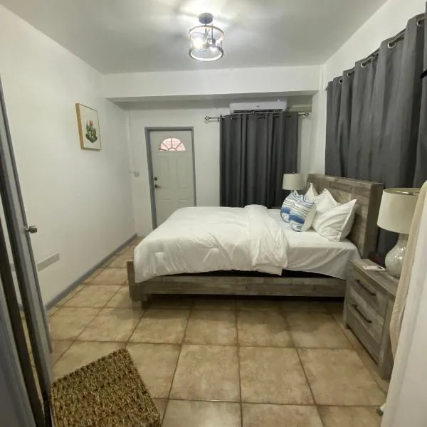 Roseau city hub apt #1, hotel en Roseau
