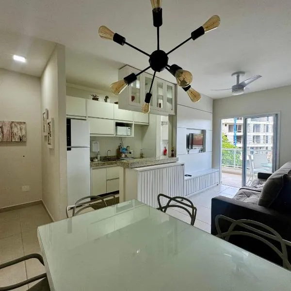 NOVÍSSIMO APARTAMENTO - PRAIA GRANDE - UBATUBA, hotel em Ubatuba